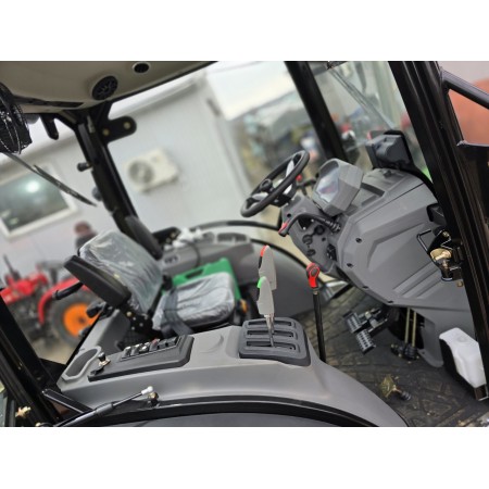 Трактор Єврофенг 554 PRO XL із Євроакабіною, кондиціонер, навіска на гаках, фаркоп-серга, вага 2600 кг